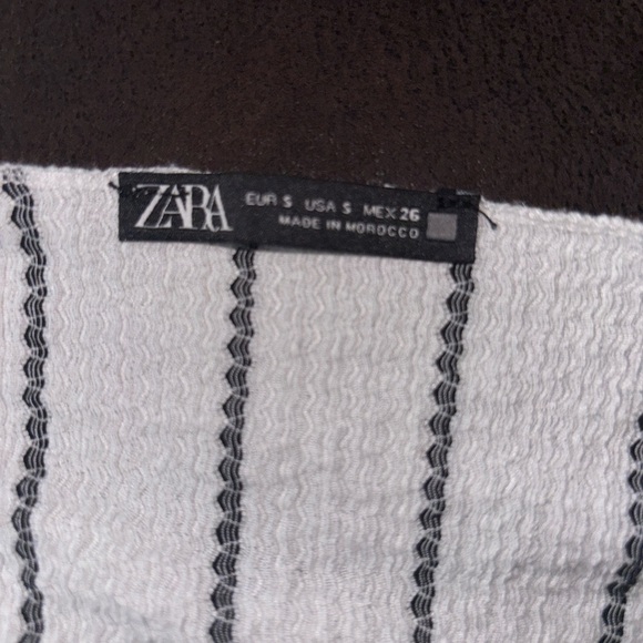 Zara MIDI drees Black and White Striped V-neck and short puff sleeves - Picture 13 of 13